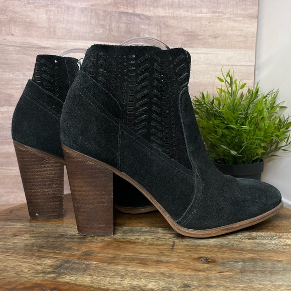 Vince Camuto Women's Leather Fenyia Ankle Booties - Size: 8.5 M - Picture 2 of 11